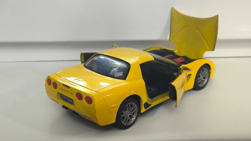 Модель, машинка Chevrolet Corvette 2002 1.24 Maisto Thailand