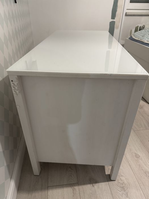 Biurko drewnisne Ikea Hemnes