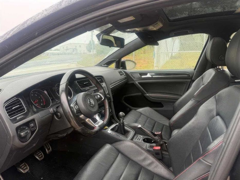 Volkswagen Golf GTI 2.0T SE 4-Door      2017