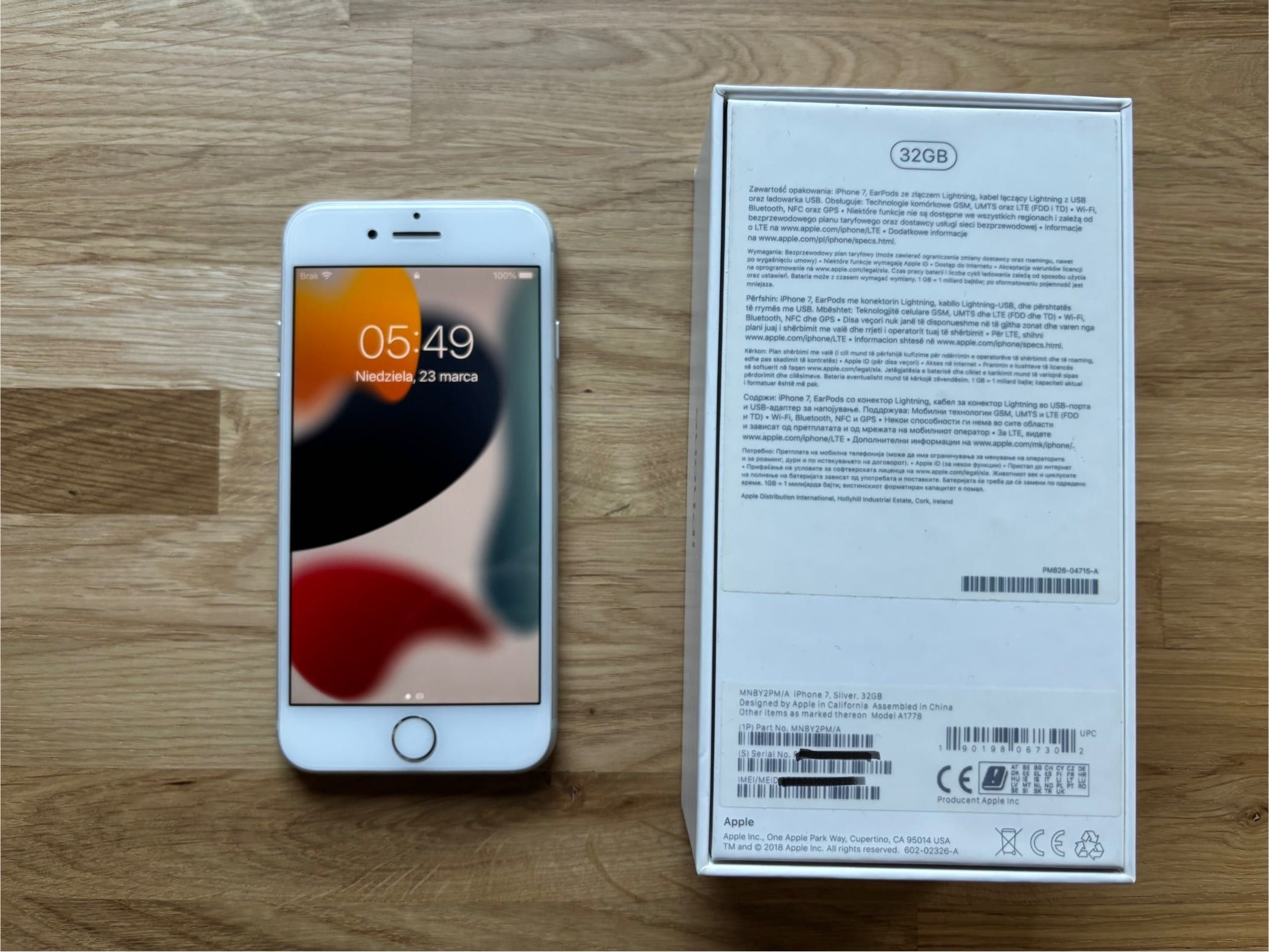 iPhone 7 w pudełku