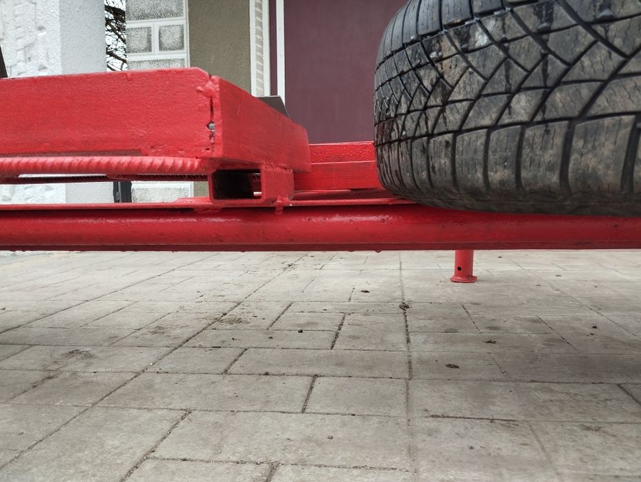 Підкат-евакуатор одновісьний.