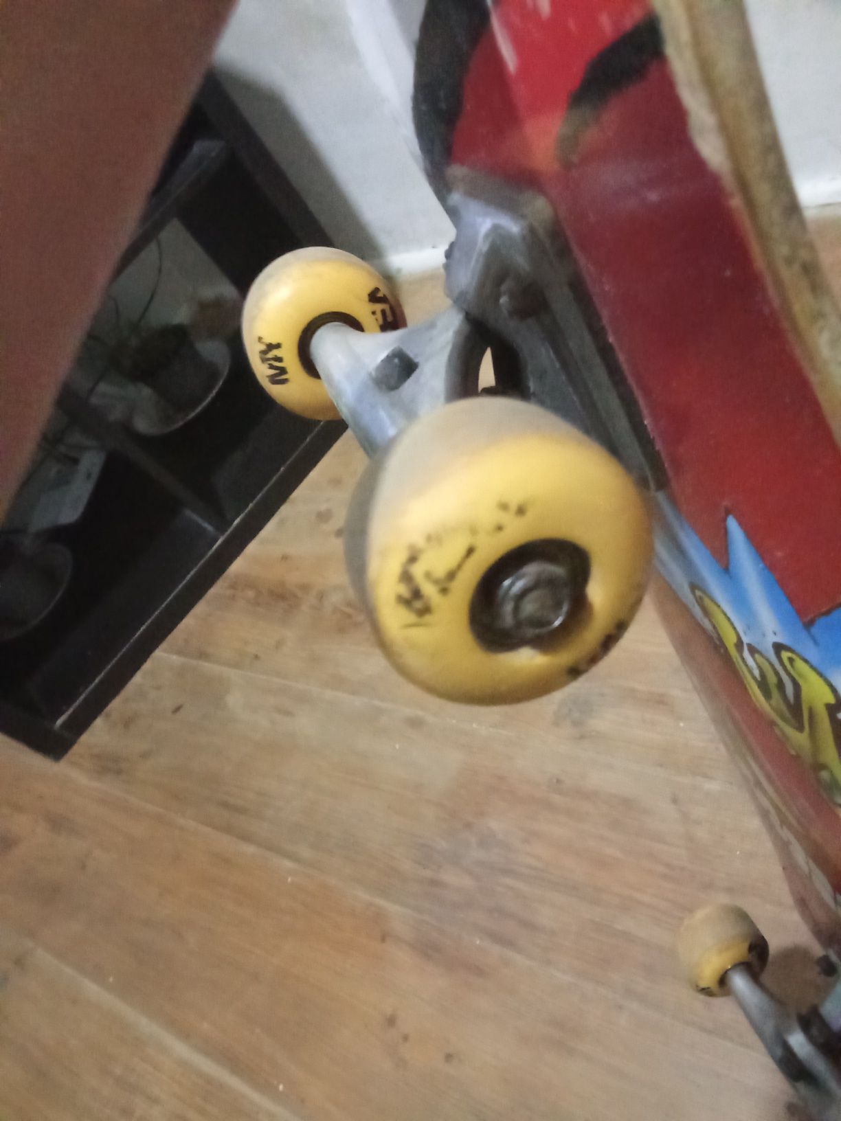 Skate de pista razoavelmente bom