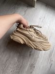 Beżowe sneakersy 37