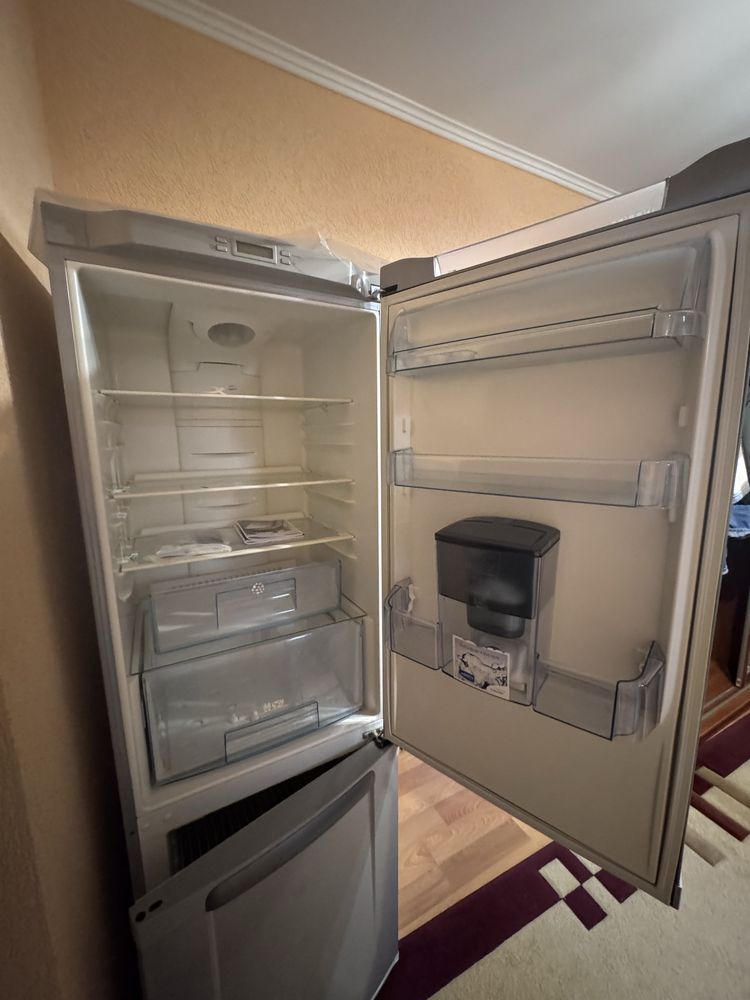 Холодильник ELECTROLUX ENB 35405 S8