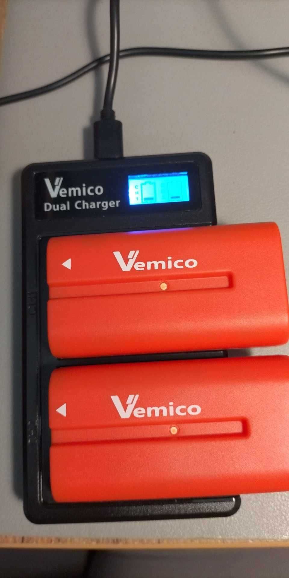 Zestaw ładowarek Vemico NP-F550 2X 3000mah