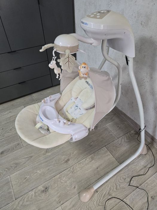 Укачующий центр Mioobaby Estrella музикальний шезлонг