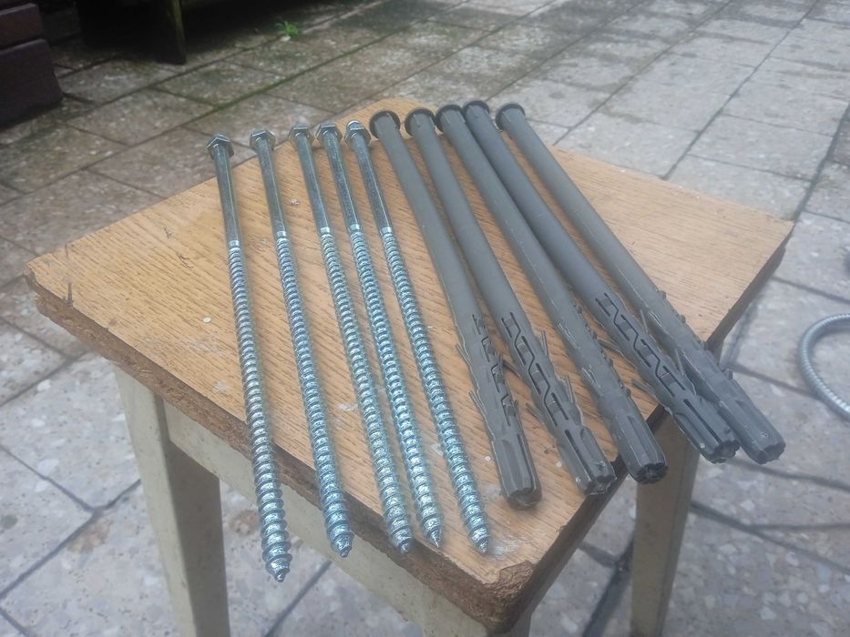 Kołki do mocowania na elewacji Ebolt 12x260 z gwintem wewnętrznym M5