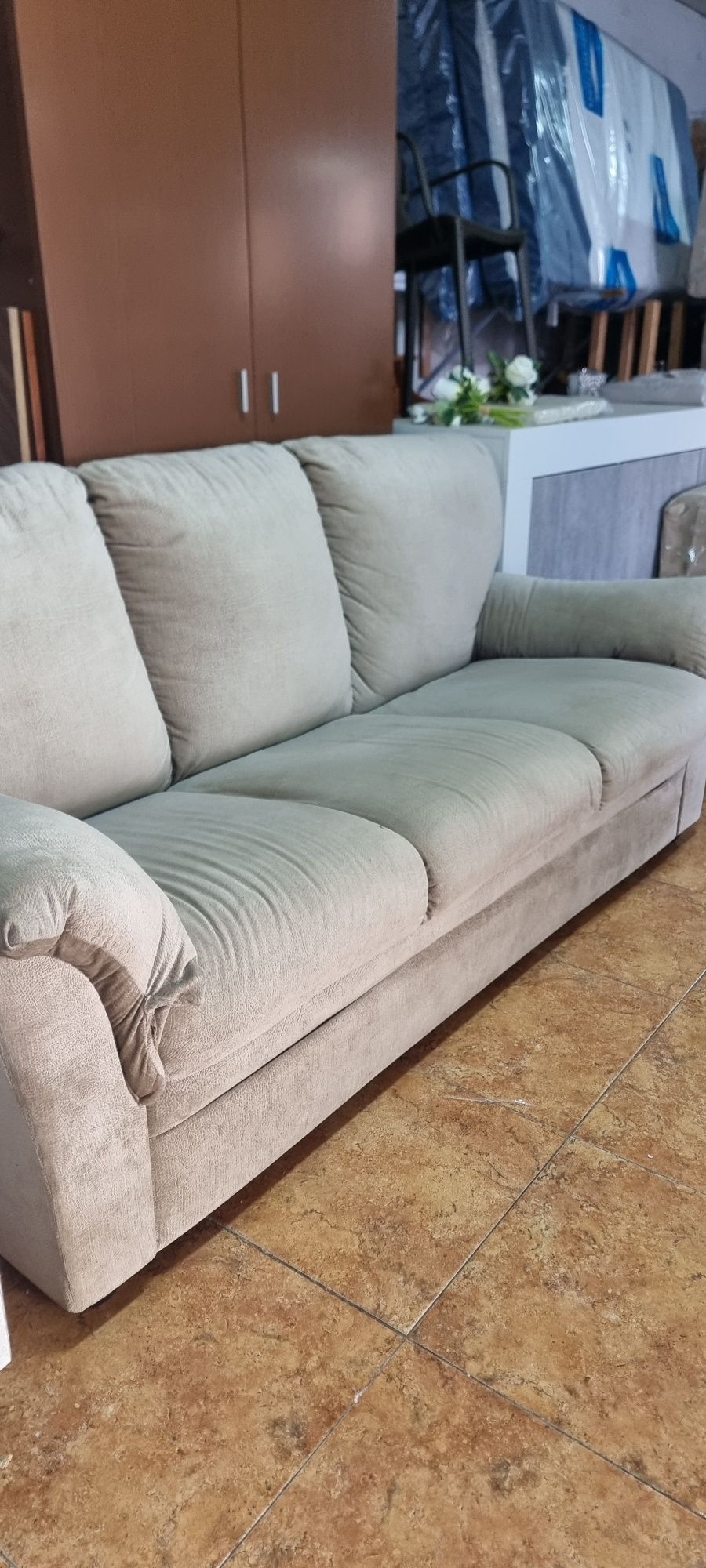 Sofa de 4 lugares em tecido