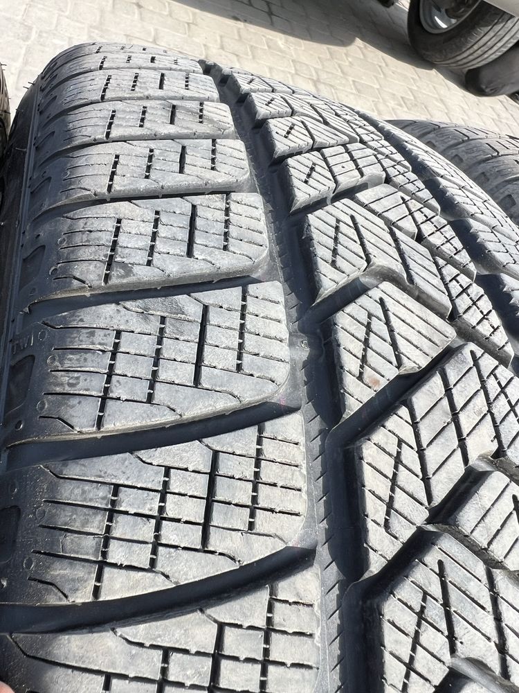 Pirelli Scorpion Winter 235/55R19