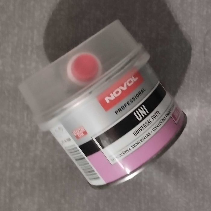 Szpachlówka uniwersalna. NOVOL UNI.