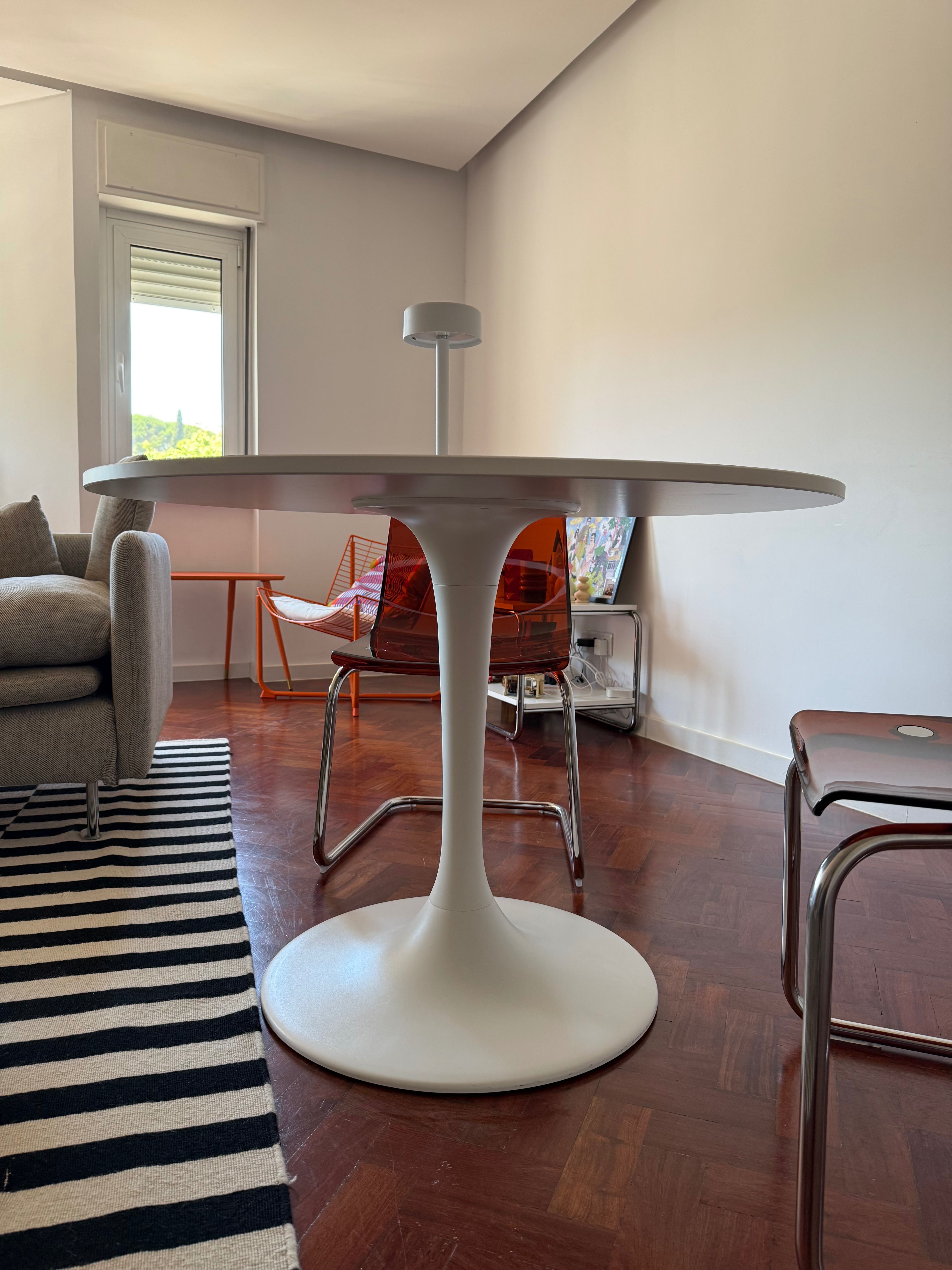 Mesa branca DOCKSTA IKEA (White table DOCKSTA IKEA)