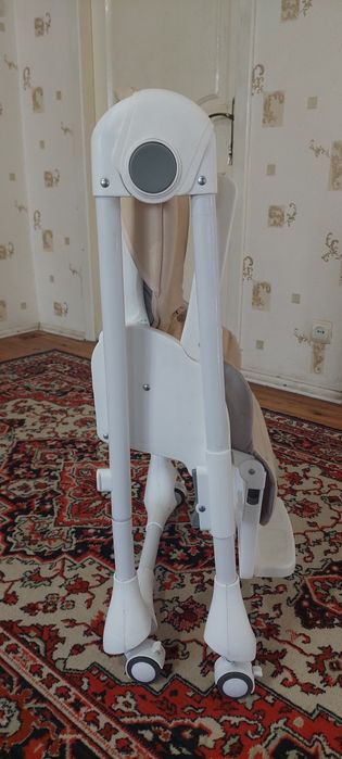 Крісло для годування