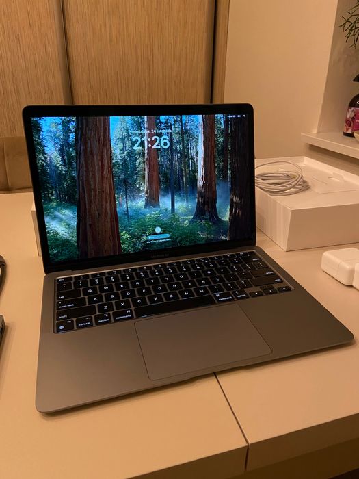 MacBook Air M1 2020 • 8GB RAM • 256GB SSD • Komplet + HUB USB-C