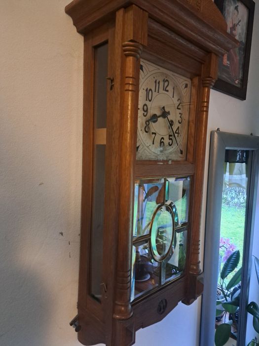 Ładny wiszący zegar Gustav Becker Silesia