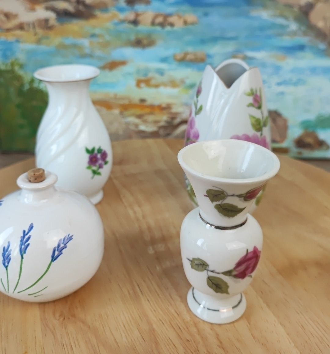 Zestaw  mini-wazonów 4 szt  Stara porcelana #715