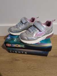 Sneakersy dla dziewczynki Geox 26