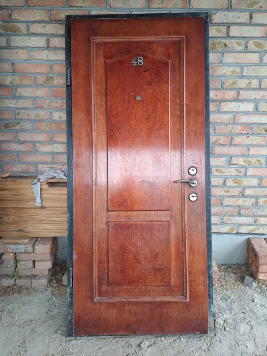 Двері вхідні металеві