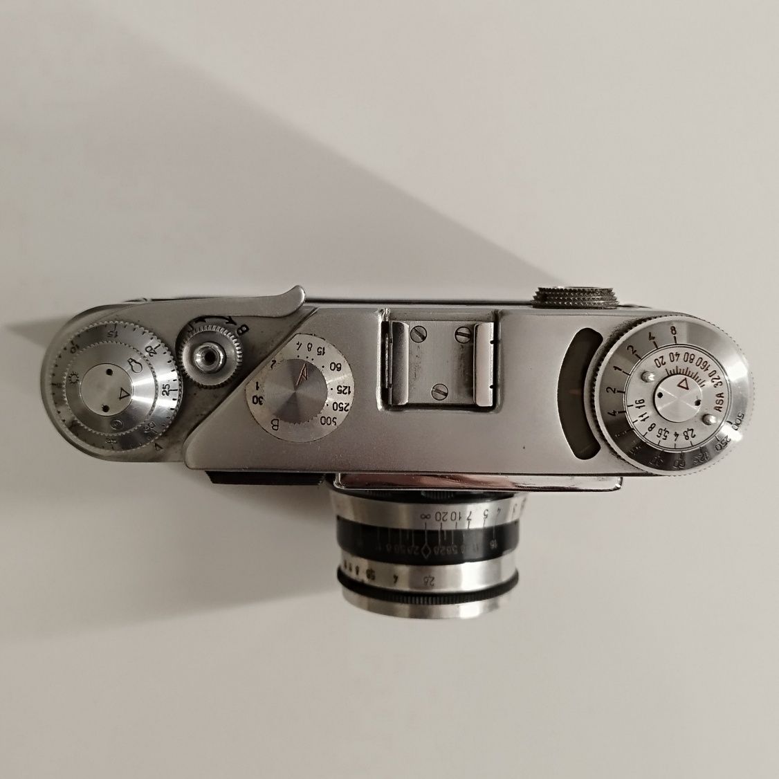 Aparat analogowy dalmierzowy FED 4 z futerałem obiektyw Industar