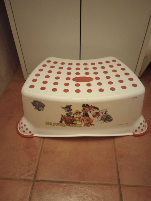 podest, schodek, stopień, stołek, taboret