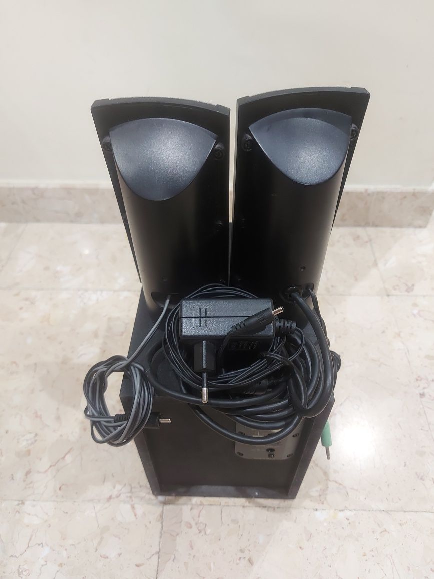 Vendo conjunto de colunas creative com subwoofer