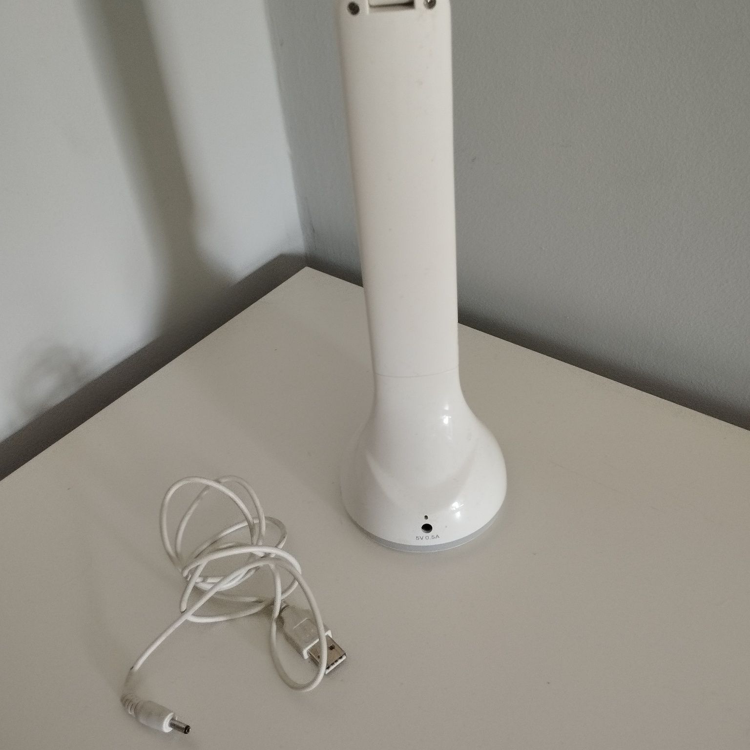 Biała lampka USB LED RGB