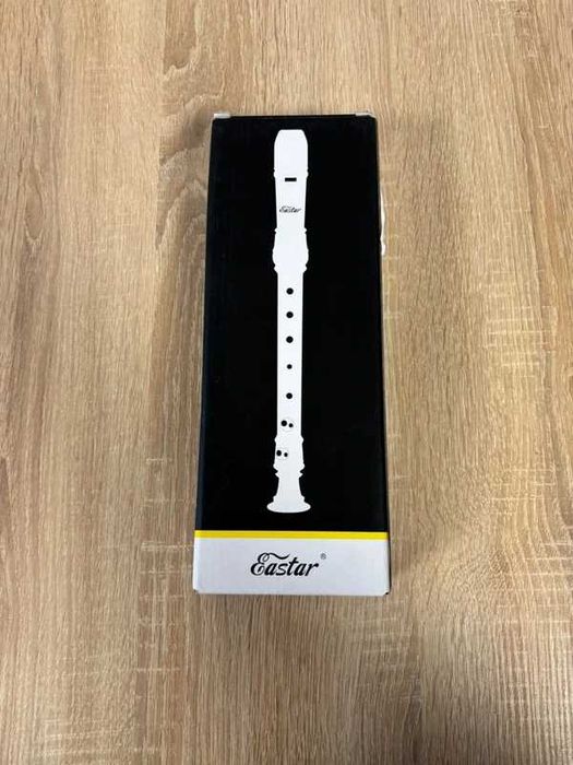 Flet drewniany z futerałem