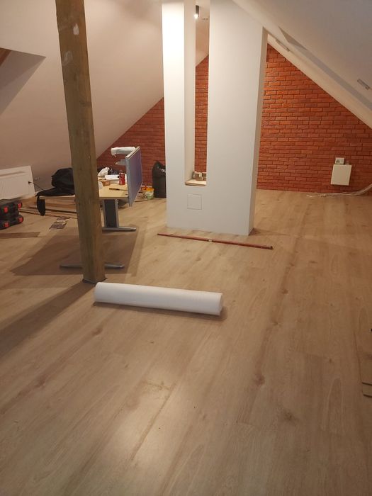 Malowanie ścian, układanie paneli