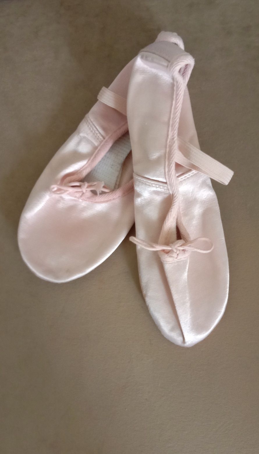 Взуття пуанти  балетки для танців  балета