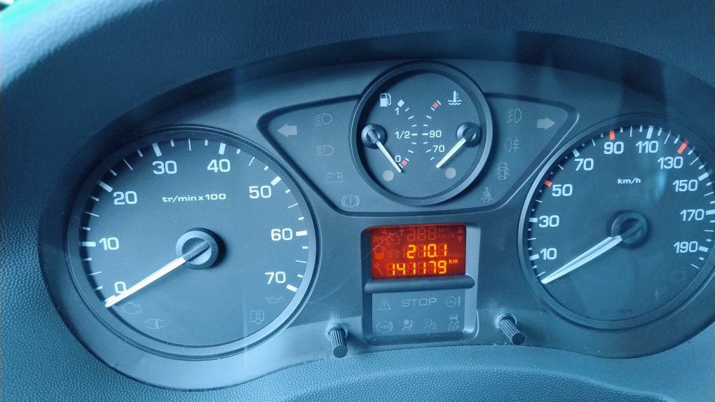 Toyota Proace 9 місць. Не Peugeot Expert. Не Citroen Jumpy.