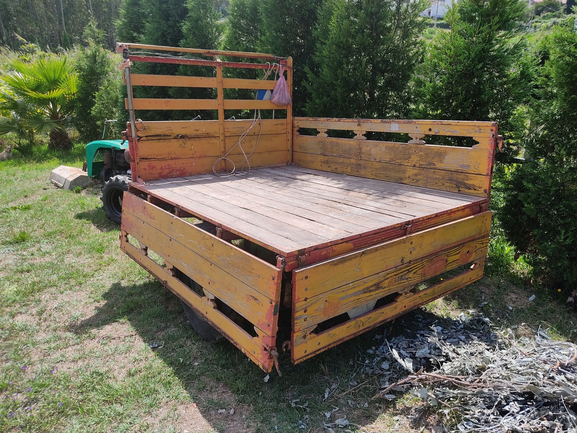 Motocultivador com reboque