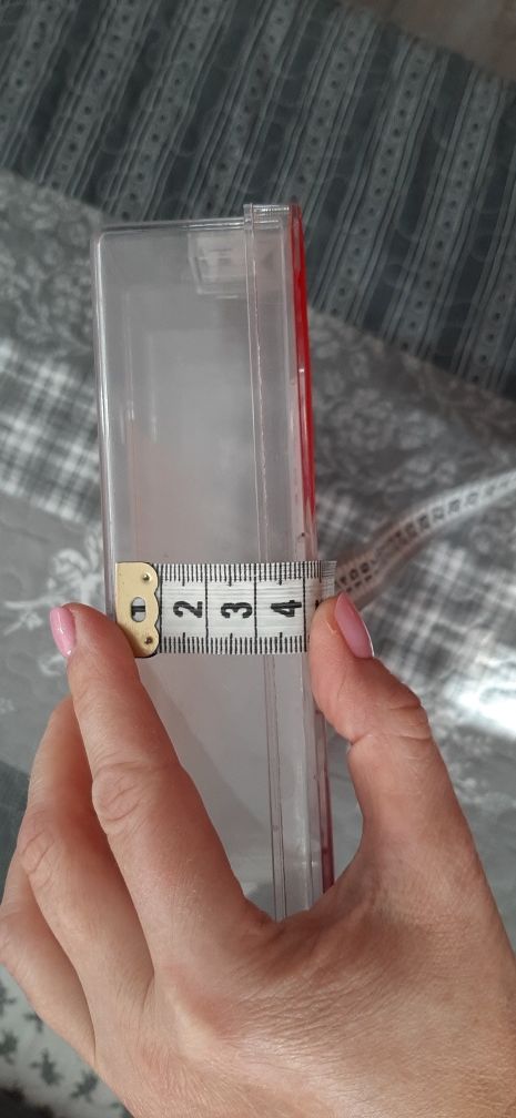 Plastikowy pojemnik z przegródkami
