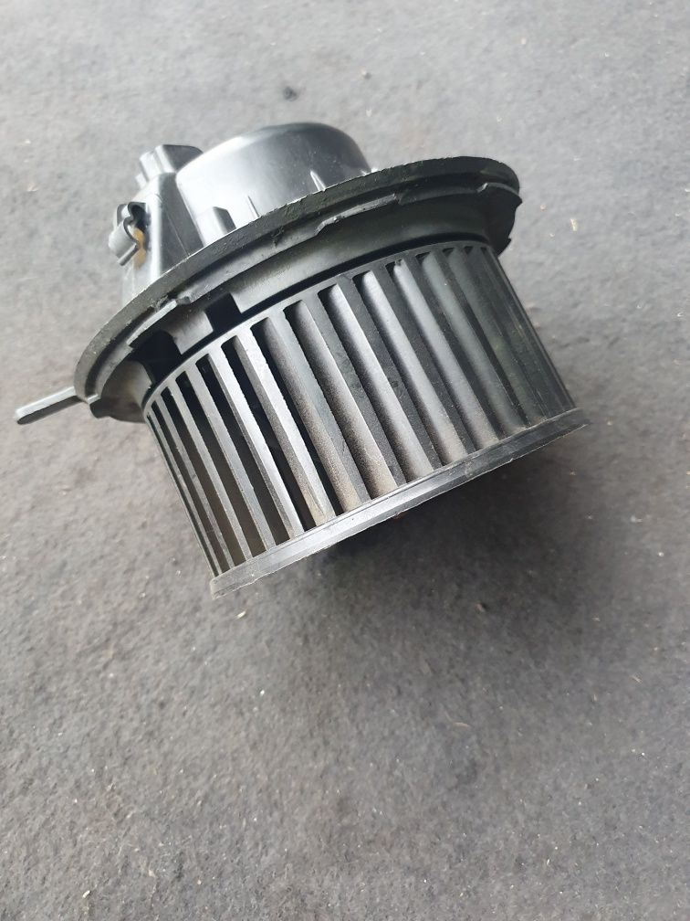 Wentylator nagrzewnicy VW 3C1.820.015 T , 3C0.907.521 F silnik wiatrak
