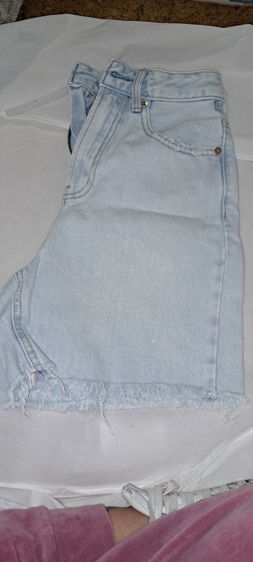 Calções Stradivarius azul claro muito bom Estado