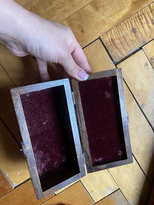 Старовинна шкатулка, шкатулка, прикраси, украшения