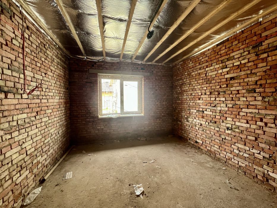 Продам будинок 100 кв.м., 4 сотки , 3 кімнати ближні Зарванц1