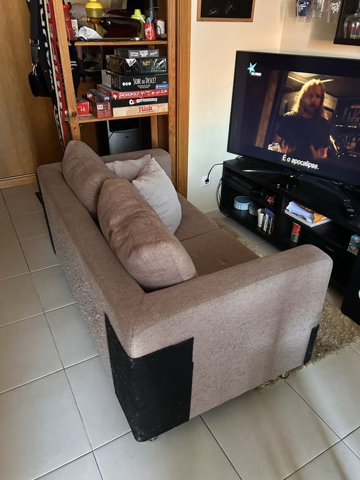 Sofa 2 Lugares Usado para desocupar