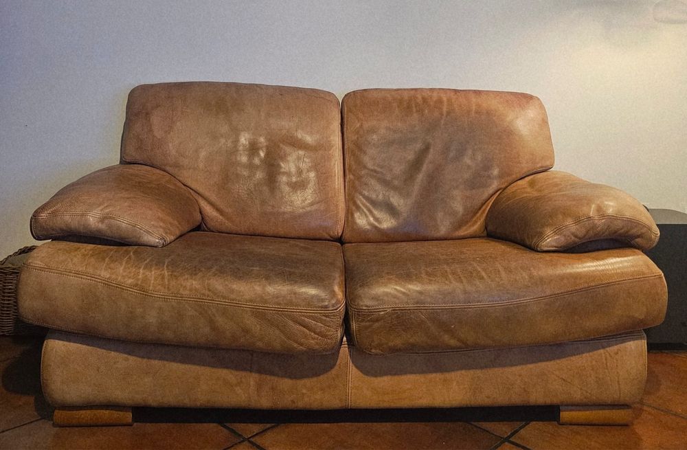 Sofa 2 lugares em pele