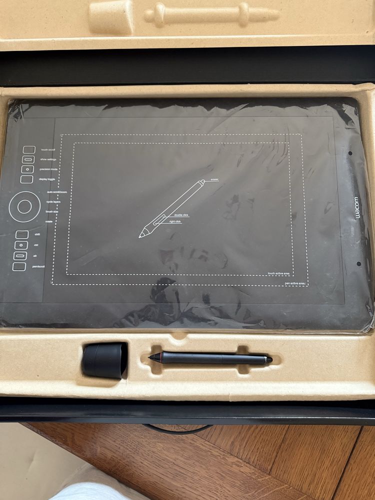 Wacom Intuos Pro L (PTH-851) + Caneta – Como Novo