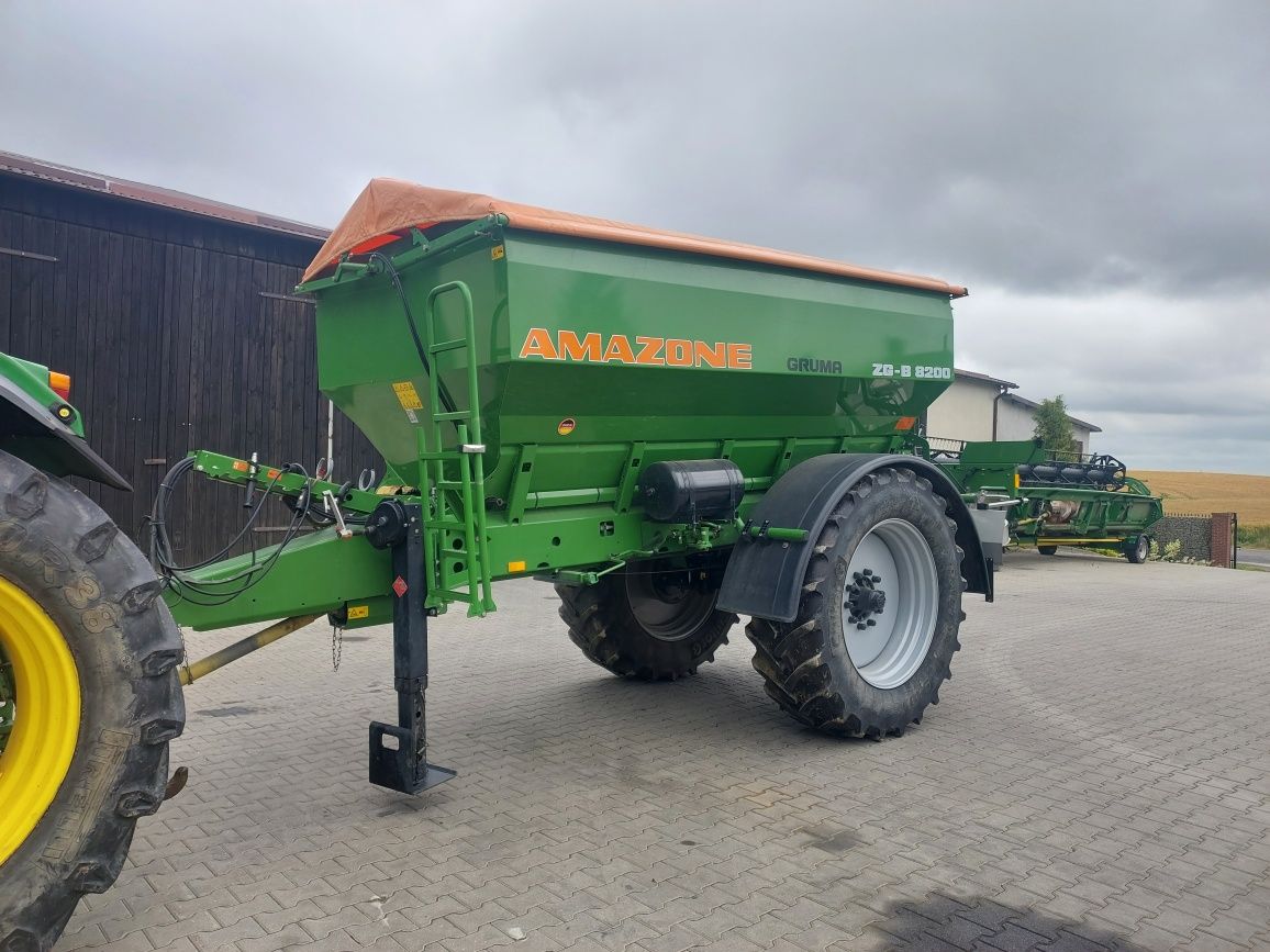 Rozsiewacz wapna I nawozu amazone zgb 8200