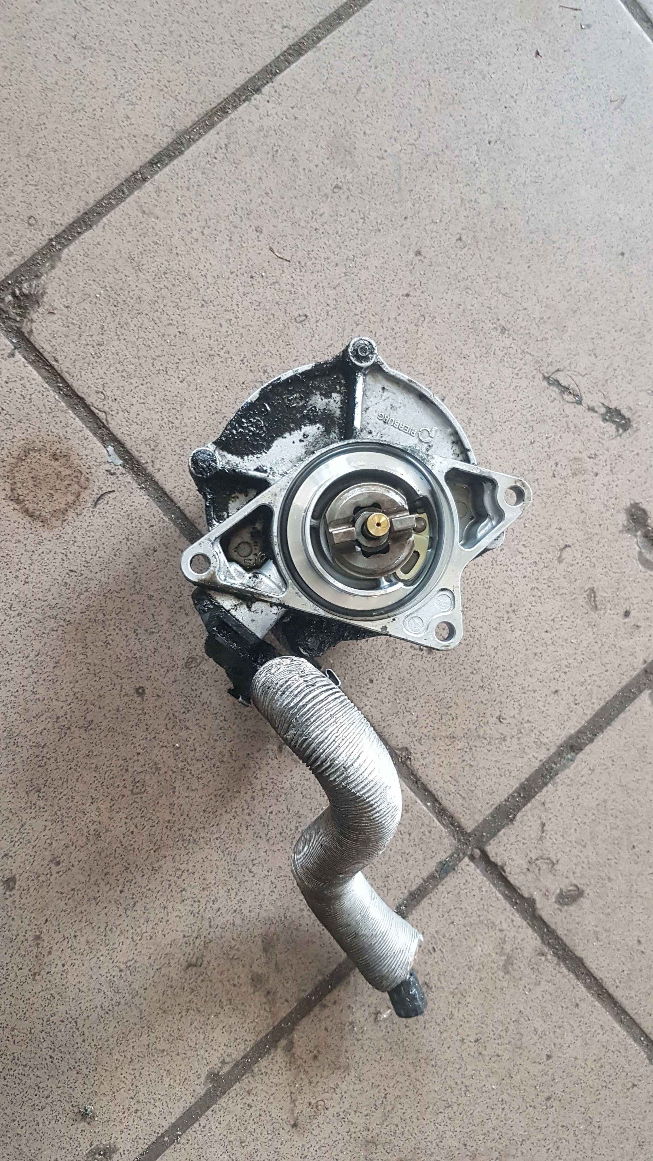 Pompa vacum Audi a4 a6 a8 passat b5 2.5tdi