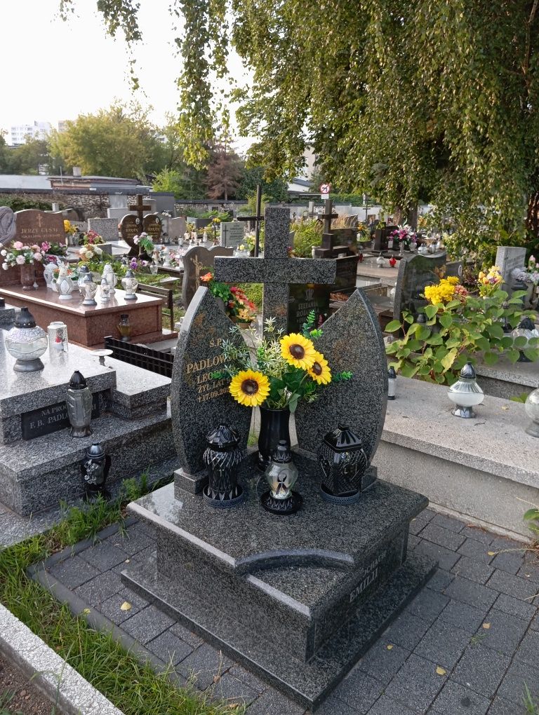 Nagrobki granitowe  od 4000 zł Nagrobki podwójne