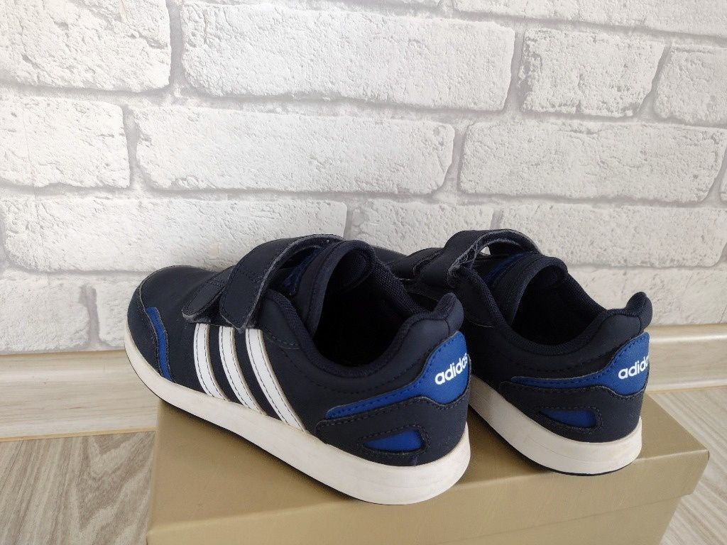 Lekkie Wygodne chłopięce buty adidas na rzepy 31