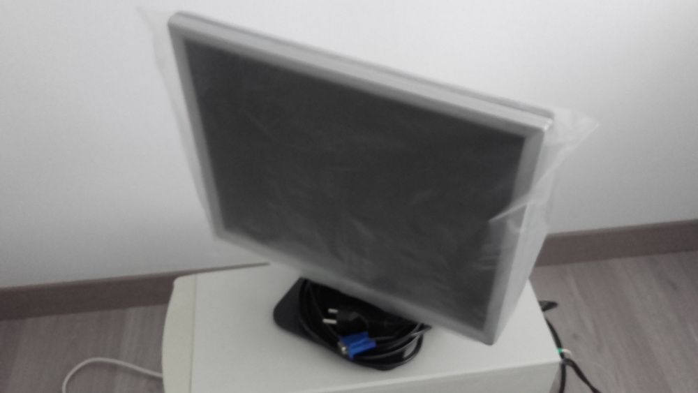 Monitores TFT Acer / LG