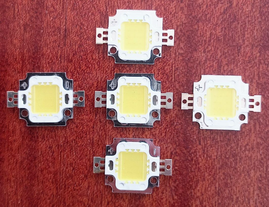 Светодиодная матрица чип LED COB 10 W/ 10-12 V прожектор,фонарь,лампа.