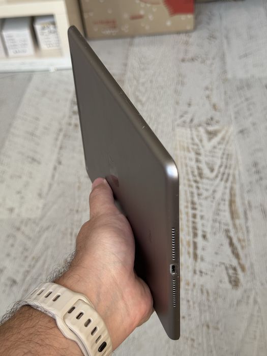Планшет Apple iPad 6 32Gb WiFi + LTE
