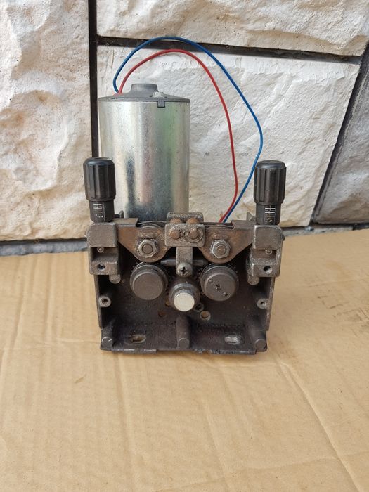 Podajnik drutu migomatu