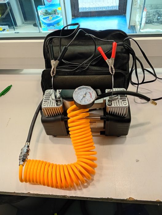 Kompresor dwutłokowy Carcommerce+końcówki Komis Madej Sc