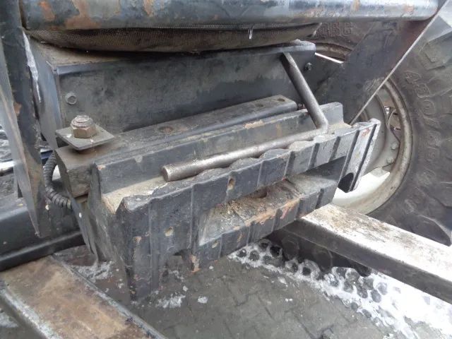 Zaczep obciążnik przedni 90kg Case MX90C