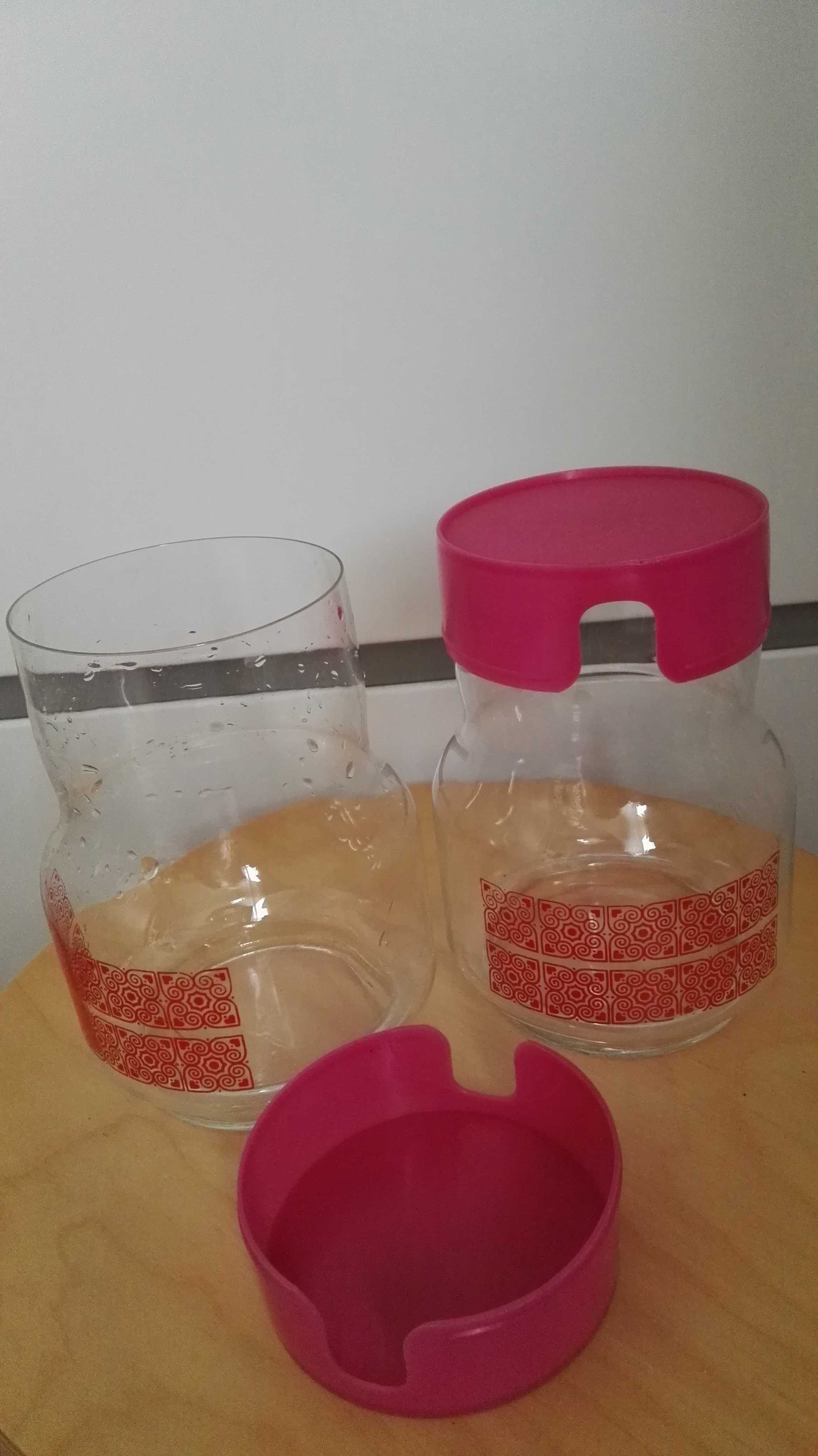 2 szklane pojemniki kuchenne z pokrywkami