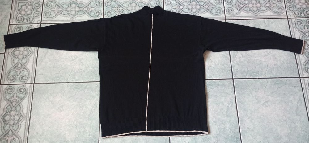 Sweter młodzieżowy, damski z kaszmirem.